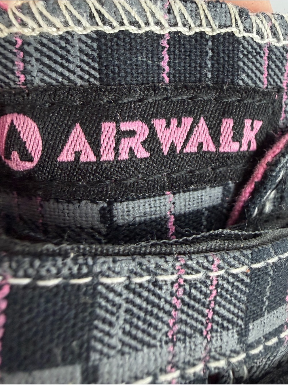 Airwalk low-top sneakers black and gray plaid hook & loop size 8 - Picture 12 of 14